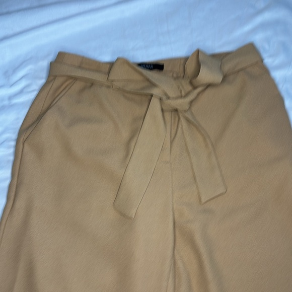 Forever 21 tan women’s size XS crop wide leg capri - Picture 4 of 5